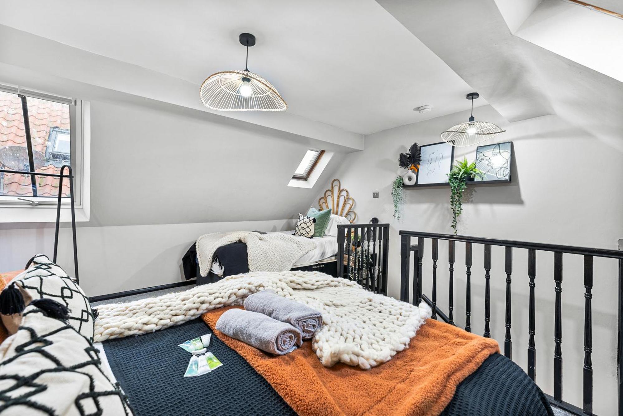 30 Percent Off! Elegant Cottage Of Whitby - Sleeps 5 Екстериор снимка